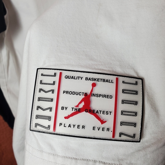 Air Jordan Legacy AJ11 Long Sleeve Shirt Small Jumpman - Picture 3 of 6